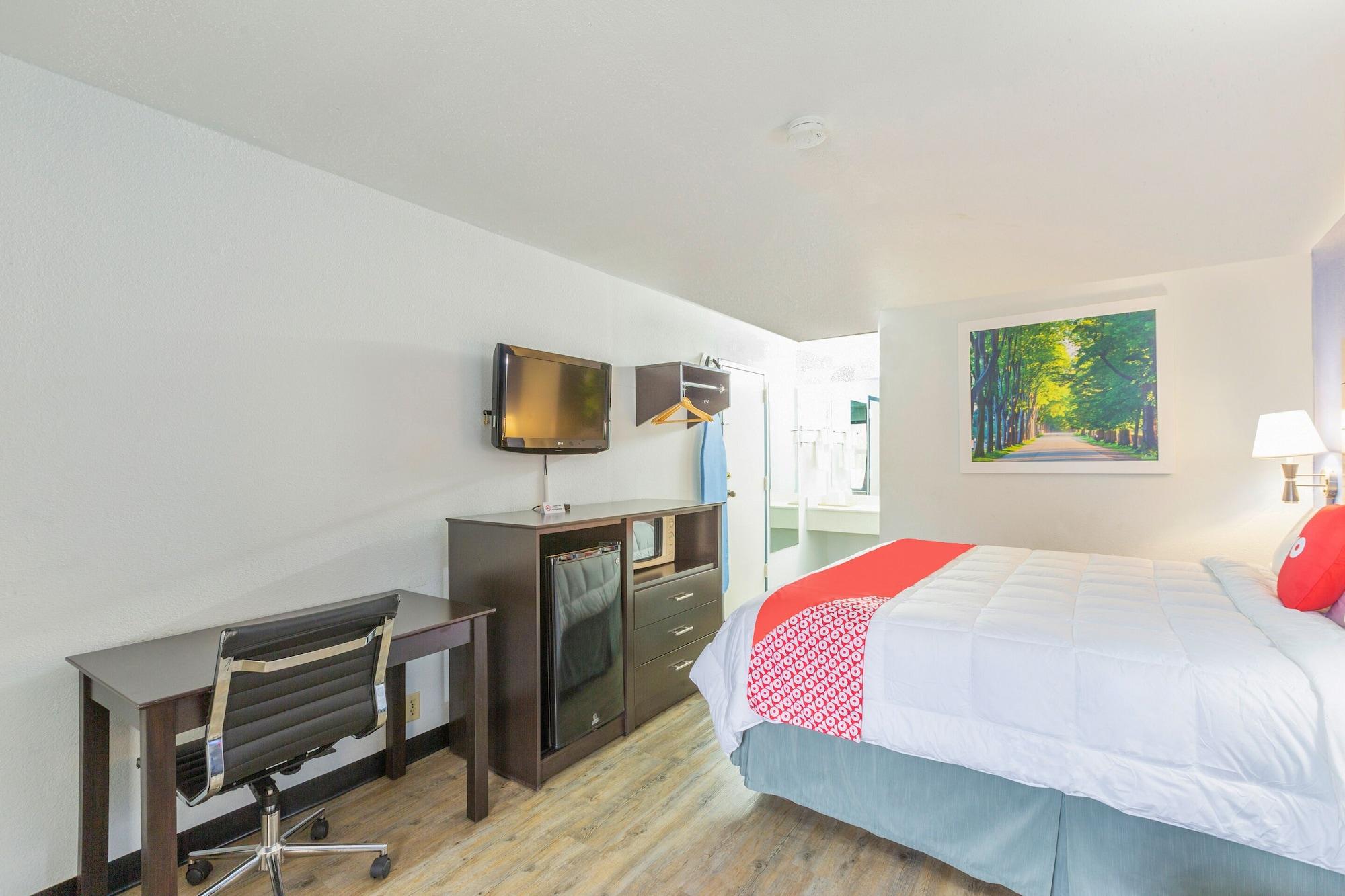 Oyo Hotel Baton Rouge Mid City Exterior photo